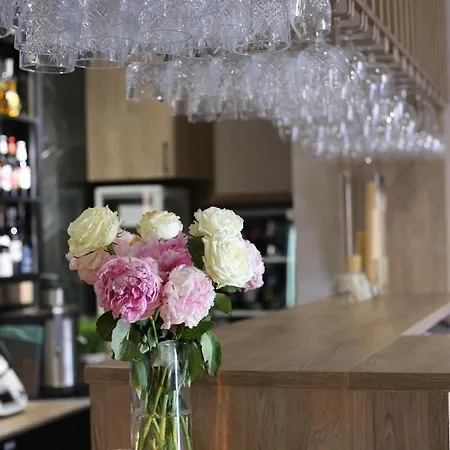 Pod Różami 2* Jedlnia-Letnisko