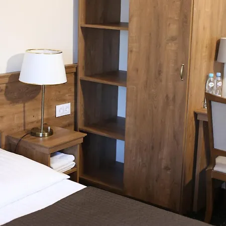 Pod Rozami Hotel Jedlnia-Letnisko