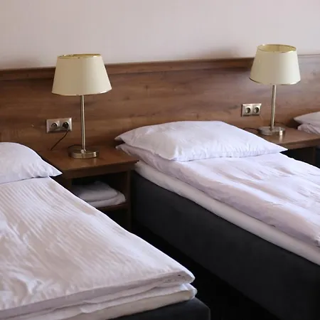 Pod Różami Jedlnia-Letnisko