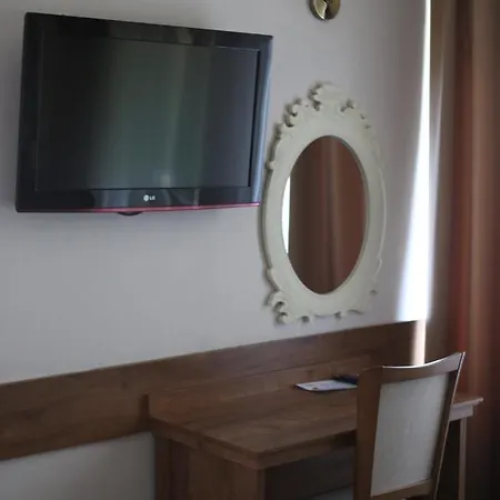 Hotel Pod Rozami