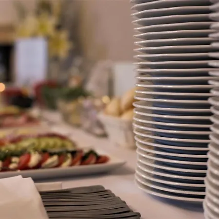 Pod Różami 2* Jedlnia-Letnisko