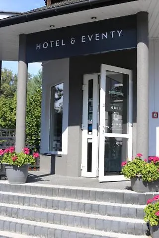 Pod Różami Hotel 2*