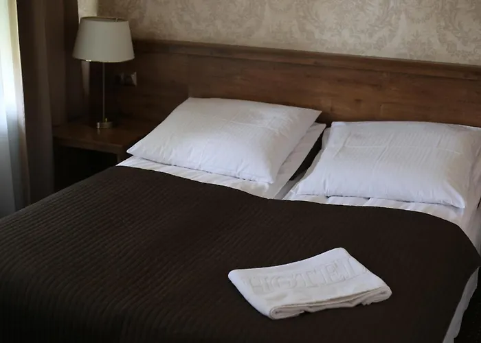 Pod Różami 2* Jedlnia-Letnisko