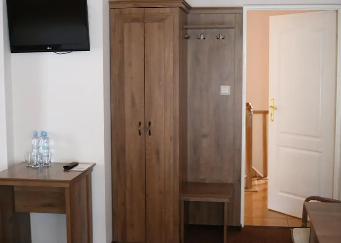 Pod Różami Hotel 2*