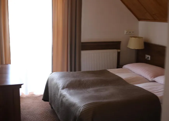 Pod Różami Jedlnia-Letnisko